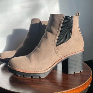 Naturalizer Madalynn Gore Booties